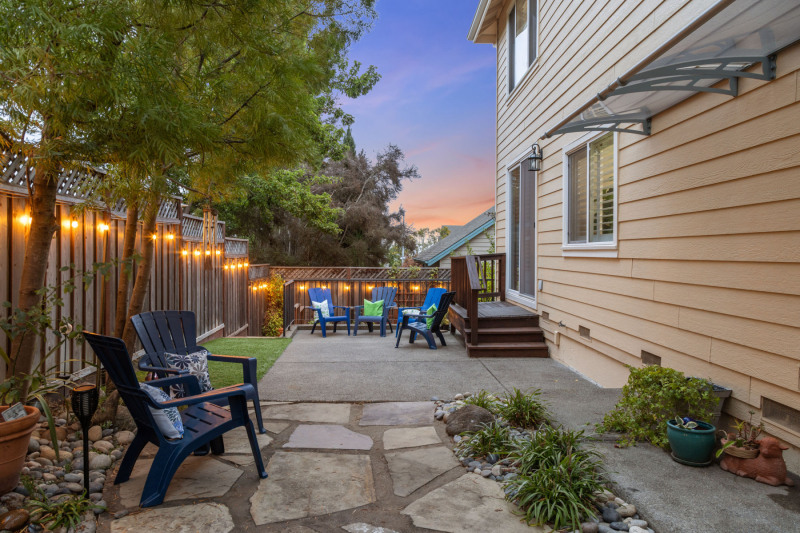 twilight-yard-4